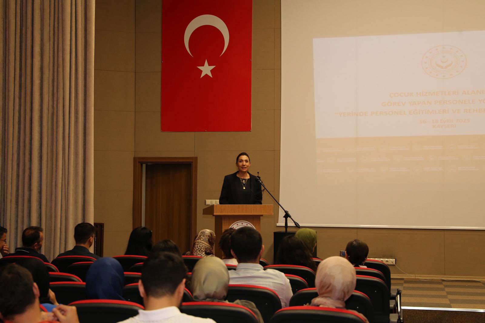 Eğitim Yayın Daire Başkanlığımızın Koordinasyonunda, Çocuk Hizmetleri Alanında Görev Yapan Kişiselleştirmeye Yönelik Yerinde Eğitim ve Rehberlik Çalışmaları Başlatıldı.  - fotoğraf 2
