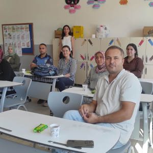 Demirci'de "İlk Öğretmenim Ailem Mobil Uygulaması" Tanıtıldı - fotoğraf 1