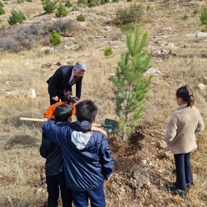 İl Müdürümüz Özgür Kırmızıtaş, Çocuklarla Birlikte Fidan Dikti - fotoğraf 4