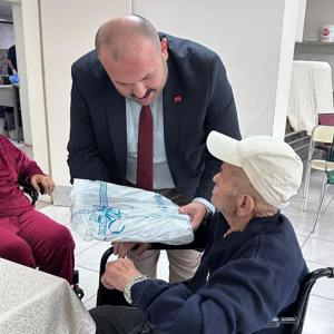 1 Ekim Dünya Yaşlılar Günü Kapsamında Devrek Huzurevi Yaşlı Bakım ve Rehabilitasyon Merkezi Müdürlüğünde Program Düzenlenmiştir. - fotoğraf 4