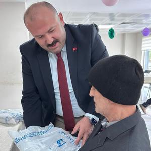 1 Ekim Dünya Yaşlılar Günü Kapsamında Devrek Huzurevi Yaşlı Bakım ve Rehabilitasyon Merkezi Müdürlüğünde Program Düzenlenmiştir. - fotoğraf 5