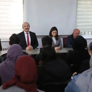 İl Müdürümüz Sayın Abdullah Neşeli, KTO Karatay Üniversitesi Sosyal Hizmetler Bölümü Birinci Sınıf Öğrencileri ile Bir Araya Geldi - fotoğraf 1