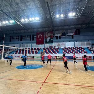 3. Kamu Spor Oyunları Kapsamında İlimizde Gerçekleştirilen Voleybol Turnuvasına İl Müdürlüğümüz Kadın ve Erkek Voleybol Takımlarınca Katılım Sağlanmıştır. - fotoğraf 4