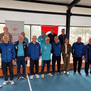 60 Yaş Üstü Yetişkin Gençler Bocce Şampiyonasını Dostluk Kazanmıştır. - fotoğraf 1