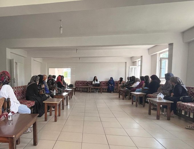 2025 Aile yılı kapsamında İl Müdürlüğümüze bağlı Genç Sosyal Hizmet Merkezi Müdürlüğü eğitim birimi personeli tarafından aile destek merkezi kursiyerlerine “Aile ve İnternet” konulu eğitim verilmiştir.