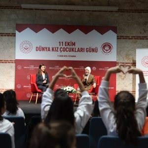 11 Ekim Dünya Kız Çocukları Günü Kapsamında Sayın Bakanımız Mahinur Özdemir Göktaş’ın Katılımlarıyla Gerçekleştirilen Söyleşi ve Atölye Sergisi Ziyareti - fotoğraf 1