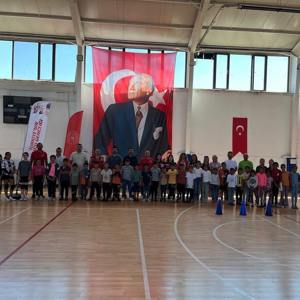 Mevsimlik Tarım İşçilerinin Çocukları ile Birlikte Çeşitli Spor Etkinlikleri Yapılmıştır. - fotoğraf 1