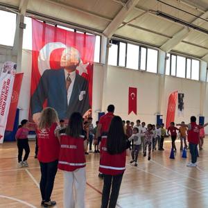 Mevsimlik Tarım İşçilerinin Çocukları ile Birlikte Çeşitli Spor Etkinlikleri Yapılmıştır. - fotoğraf 3