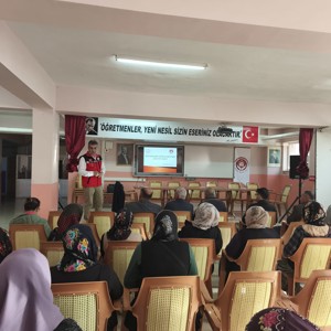 "Değerlerin Edinilmesinde Ailenin Rolü ve Bilinçli İnternet Kullanımı ve Bağımlılık ile Mücadele Farkındalığı" Konularında Eğitimler Verildi - fotoğraf 2