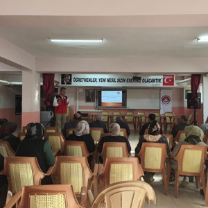 "Değerlerin Edinilmesinde Ailenin Rolü ve Bilinçli İnternet Kullanımı ve Bağımlılık ile Mücadele Farkındalığı" Konularında Eğitimler Verildi - fotoğraf 3