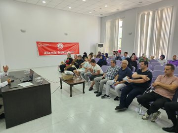 2025 Aile yıllı kapsamında Müdürlüğümüze bağlı Bingöl Gündüz Bakım Rehabilitasyon ve Aile Danışma Merkezinden hizmet alan özel bireylerin ailelerine yönelik ISKUR ve SGK tarafından Engelli Haklari Eğitimi verilmiştir. 