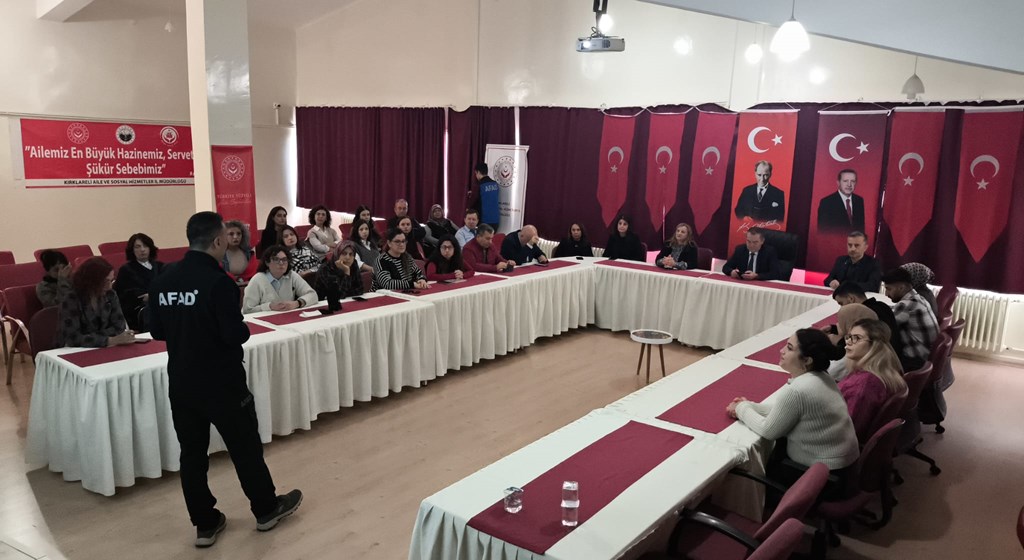 Kırklareli Aile ve Sosyal Hizmetler İl Müdürlüğü Personeline Afet Farkındalık Eğitimi Verildi