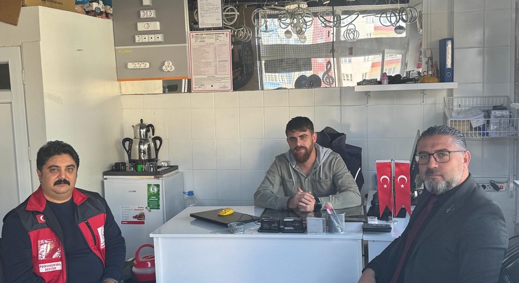 İl Müdür Yardımcımız Fatih Deveci, Şehit ve Gazi Hizmetlerinden sorumlu ekip arkadaşlarımızla birlikte, terör gazimiz Ali Yılmaz’ı iş yerinde ziyaret edildi.