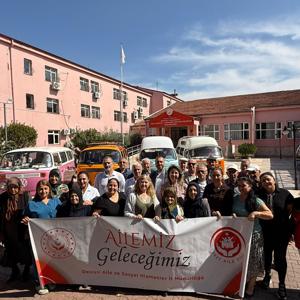 Aile Yılı Kapsamında Yaşlılara Yönelik Nostaljik Şehir Turu Düzenlendi - fotoğraf 8