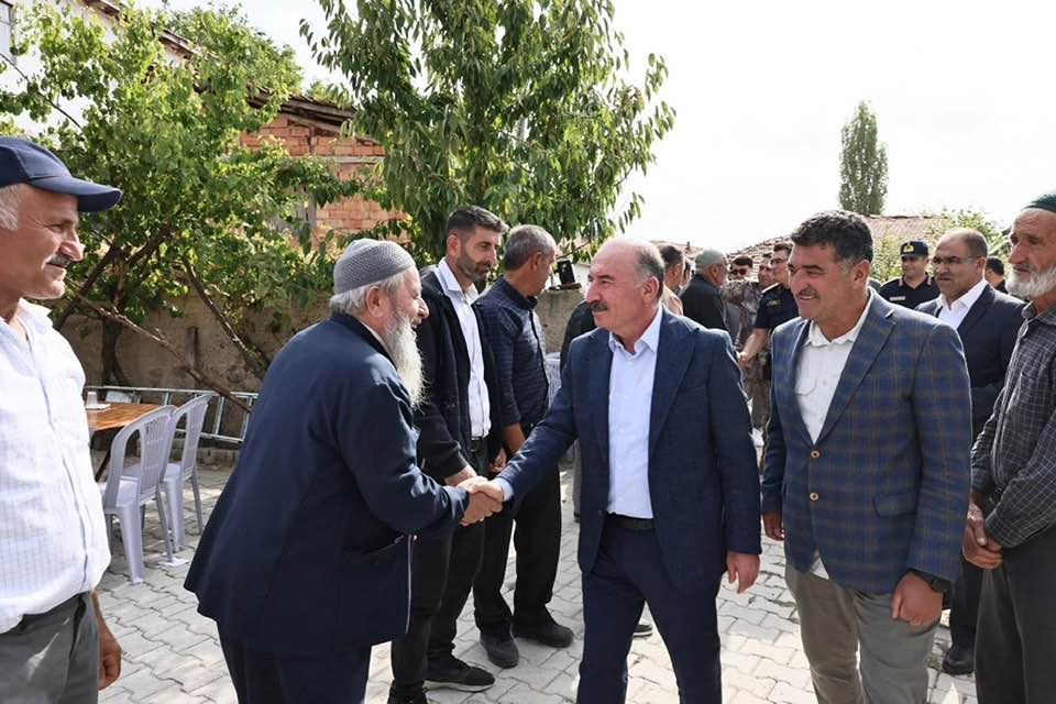 15 Temmuz hain darbe girişiminde vatanı uğruna canını feda eden kahramanımız Mustafa AVCU için düzenlenen Mevlid programı; şehidimizin aziz hatırasını yaşatmak ve dualarla yad etmek amacıyla gerçekleştirildi.