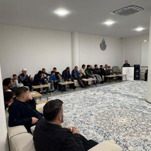 Diyanet Gençlik Merkezi’nde Aile Eğitim Programı Kapsamında Eğitim Verildi - fotoğraf 1