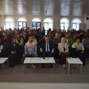 Aile Yılı Kapsamında ‘Akran Zorbalığı’ Konferansı Düzenlendi - fotoğraf 1