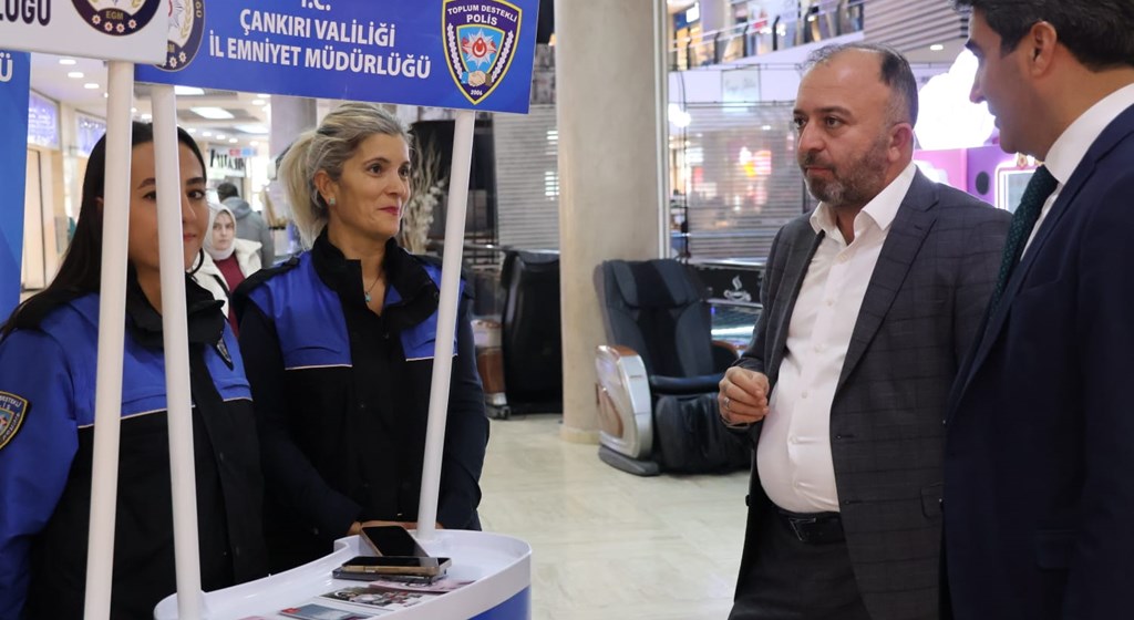 İl Müdürümüzden Kadına Yönelik Şiddetle Mücadele Standına Ziyaret