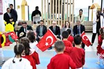 Valimiz Sn. Yılmaz Şimşek beraberinde İl Müdürümüz Özgür Kırmızıtaş ve İl Milli Eğitim Müdürü Fatih Erdoğan ile beraber, Saygın Kreş ve Gündüz Bakımevi’ni ziyaret ederek öğrencilerle bir araya geldi.