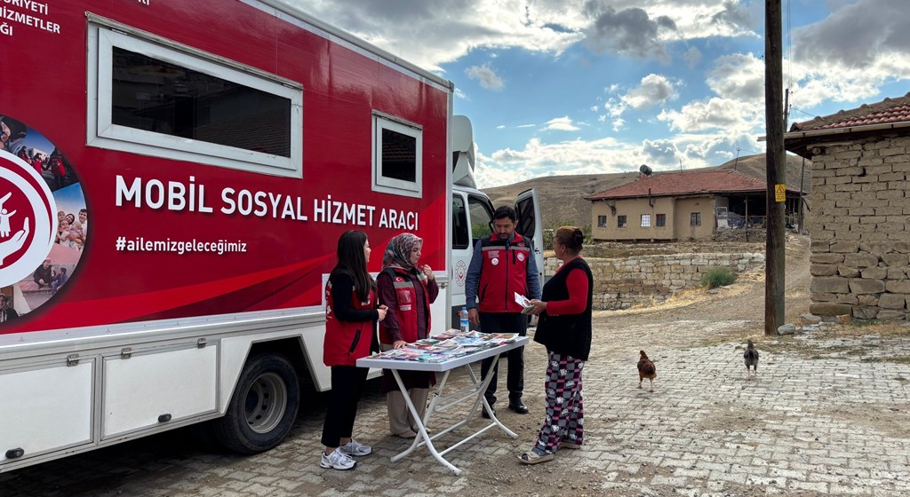 Mobil Sosyal Hizmet Aracı Divriği’de