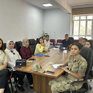 Kadına Yönelik Şiddetle Mücadele kapsamında faaliyet yürüten Alt Kurul Toplantısı, İl Müdür Yardımcımız Ali ÇELİK başkanlığında Gerçekleştirildi. - fotoğraf 2