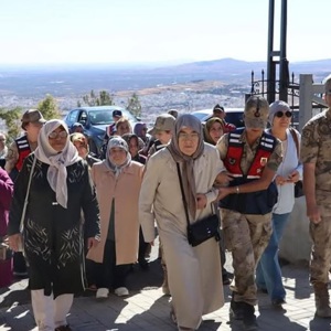 İl Müdürümüz Emre ÇALĞAN ve Huzur Konağı sakinlerimiz, Kilis İl Jandarma Komutanlığını Ziyarette Bulunduk. - fotoğraf 5