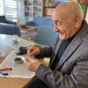 Fatsa Huzurevi’nde Kuyumculuk Atölyesinde Doğaltaş Tesbihler Üretildi - fotoğraf 12