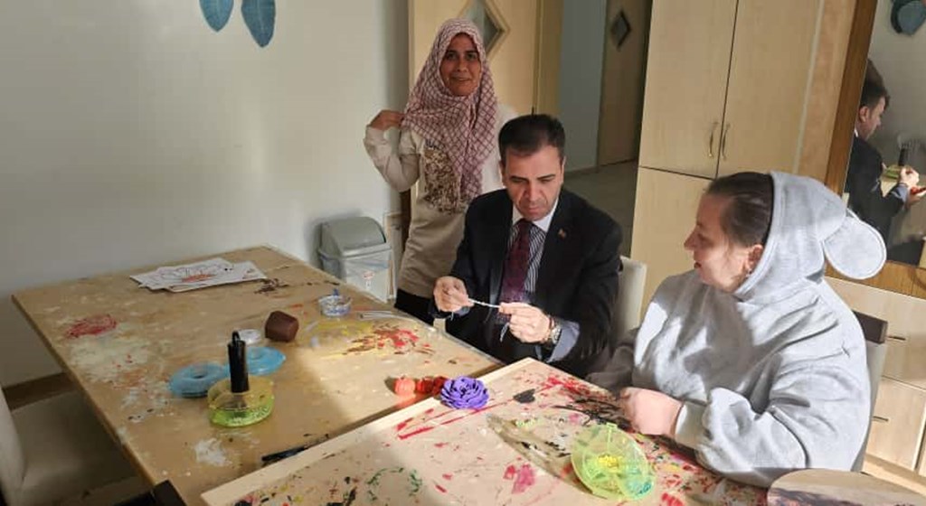 Engelsiz Yaşam Bakım ve Rehabilitasyon Merkezini ziyareti