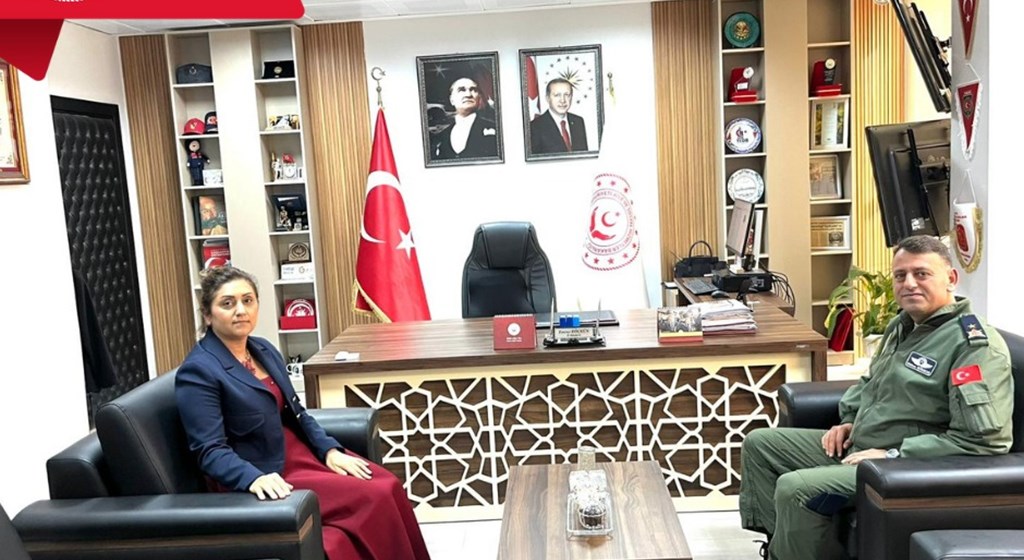 Garnizon ve 9’uncu Ana Jet Üssü Komutanı Hv. Plt. Tuğg. Sayın Gökhan GÜRAKAR, İl Müdürümüz Sayın Emine BÖÇKÜN'ü makamında ziyaret etti