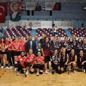 Kadın Voleybol Takımımız İlimizi Karadeniz Bölge Şampiyonasında Temsil Etmeye Hak Kazandı. - fotoğraf 1