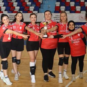 Kadın Voleybol Takımımız İlimizi Karadeniz Bölge Şampiyonasında Temsil Etmeye Hak Kazandı. - fotoğraf 6