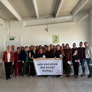 Kırklareli Aile ve Sosyal Hizmetler İl Müdürlüğünden Dore Çorap Fabrikasına Koruyucu Aile Tanıtımı Kapsamında Ziyaret - fotoğraf 1
