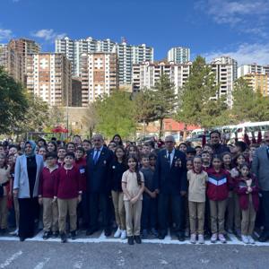 Dumlupınar Ortaokulunda “Vatan ve Kahramanlık Buluşmaları” Programı Gerçekleştirildi! - fotoğraf 1