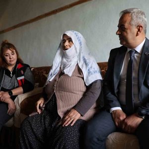 "Bugünden Geçmişe Yolculuk Projesi" ile bu yıl Huzurevi sakinlerimizden Saadet Teyzemizi Tunceli ili Pertek ilçesindeki evine götürdük. - fotoğraf 1