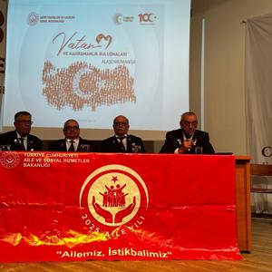 Alaşehir'de "Vatan ve Kahramanlık Buluşmaları" Programı Düzenlendi - fotoğraf 3