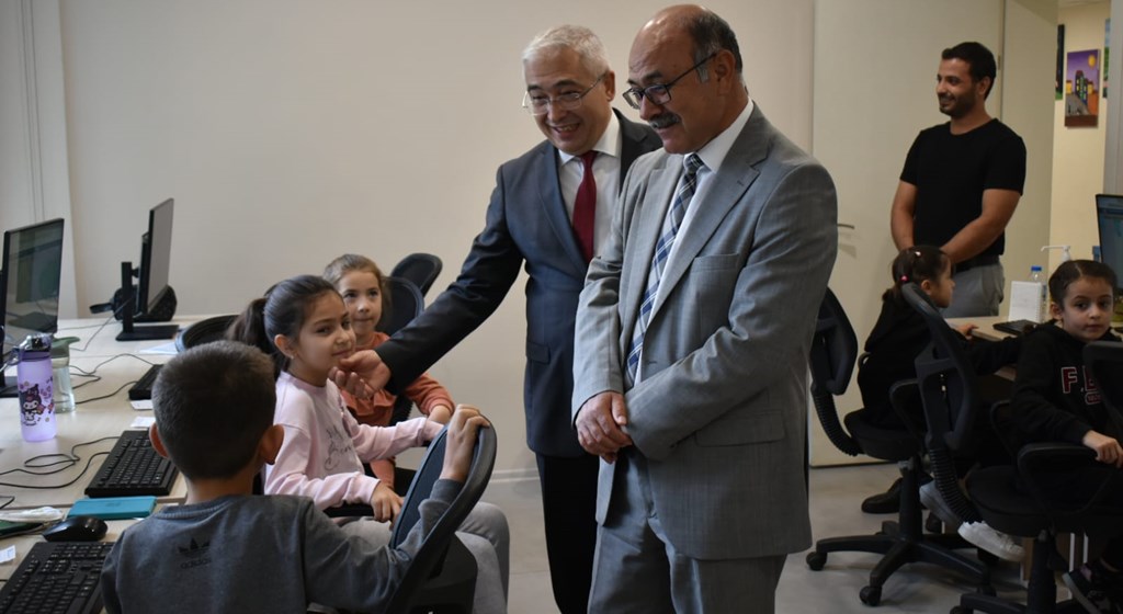 Vali Yardımcımız Mustafa Güney ve İl Müdürümüz Faruk Uysal’dan Özne Çocuk Yaşam Merkezi’ne Ziyaret