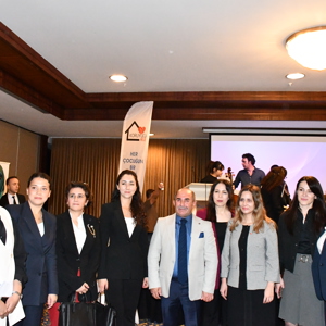 Valimiz Hulusi ŞAHİN’in eşi Gönül Elçimiz Ebru ŞAHİN Hanımefendinin katılımıyla Gönül Elçileri ile Koruyucu Aile farkındalık toplantısı yapıldı - fotoğraf 11