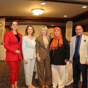 Valimiz Hulusi ŞAHİN’in eşi Gönül Elçimiz Ebru ŞAHİN Hanımefendinin katılımıyla Gönül Elçileri ile Koruyucu Aile farkındalık toplantısı yapıldı - fotoğraf 16