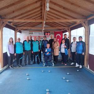 Hacıbektaş Rıfat Kartal Huzurevi, “60 Yaş ve Üstü Yetişkin Gençler Huzur Bocce Şampiyonası”na Katıldı - fotoğraf 1