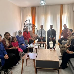 Neslihan Çeber Hanımefendi Nurdağı’ndaki Şehit Ailelerini Ziyaret Etti - fotoğraf 1