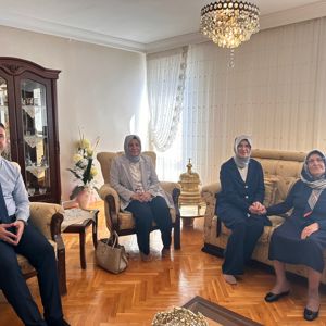 Neslihan Çeber Hanımefendi Şehit ve Gazi Ailelerini Ziyaret Etti - fotoğraf 6