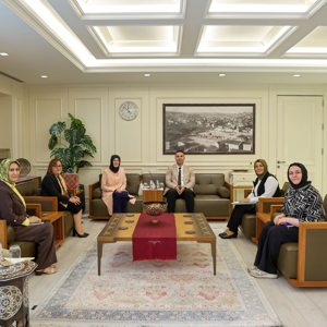 Neslihan Çeber Hanımefendi ve İl Müdürümüz Umut Zeybek, Sosyal Hizmet İş Birliği İçin Gaziantep Büyükşehir Belediye Başkanı Fatma Şahin’i Ziyaret Etti - fotoğraf 1