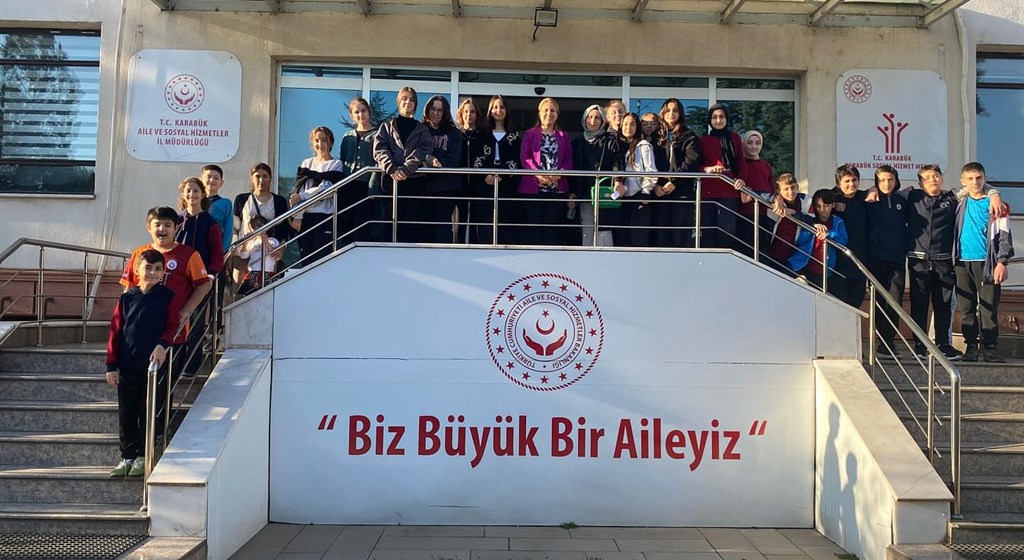 Sosyal Hizmet Merkezimizi Geleceğin Meslek Elçileri Ziyaret Etti