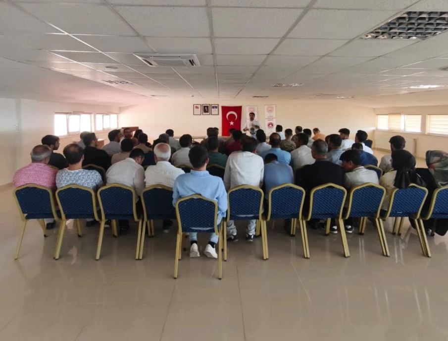 2025 Aile Yılı kapsamında ; Musabeyli Kaymakamlığının katkılarıyla Musabeyli ilçesinde çalışan kamu personellerine Sunum ve Tanıtım Gerçekleştirildi.