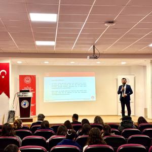 Aile Yılı Kapsamında Gençlere Yönelik Aile Eğitimi Düzenlendi - fotoğraf 4