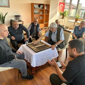 Gebze Huzurevi Tavla Turnuvası Heyecanı Devam Ediyor - fotoğraf 1