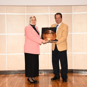  2025 Aile Yılı Kapsamında  “Değerlerimizle Aile Olmak” Konferansı Gerçekleştirildi - fotoğraf 6