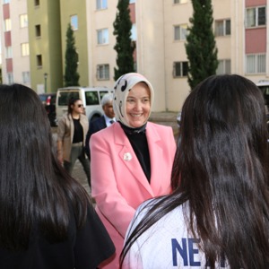  2025 Aile Yılı Kapsamında  “Değerlerimizle Aile Olmak” Konferansı Gerçekleştirildi - fotoğraf 18