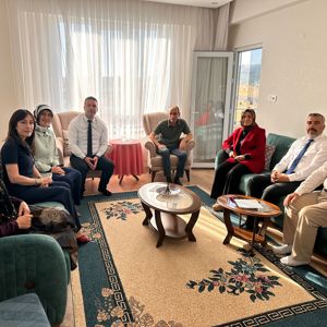 Şehit Aileleri ve Gazilerimiz Ziyaret Edildi - fotoğraf 2