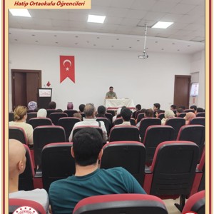 Ahmet Yesevi İmam Hatip Ortaokulu öğrencileri ve öğretmenleri, Sosyal Hizmet Merkezimizi ziyaret etti. - fotoğraf 4